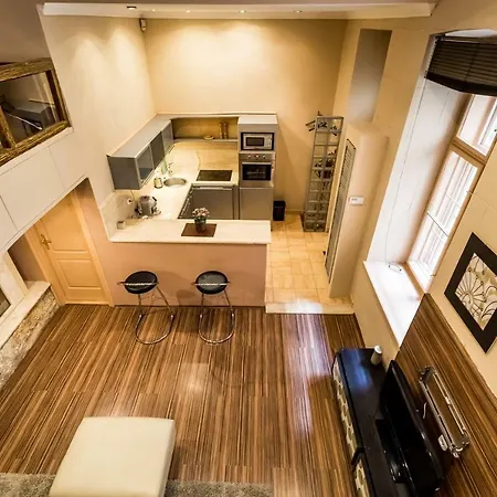 Stones And Wood With Ac Apartment *